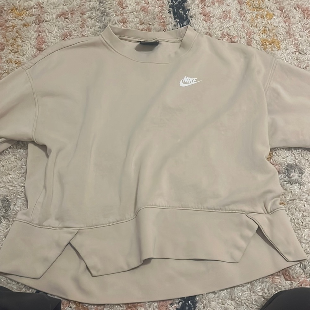 I am selling this because It doesn’t fit me anymore.